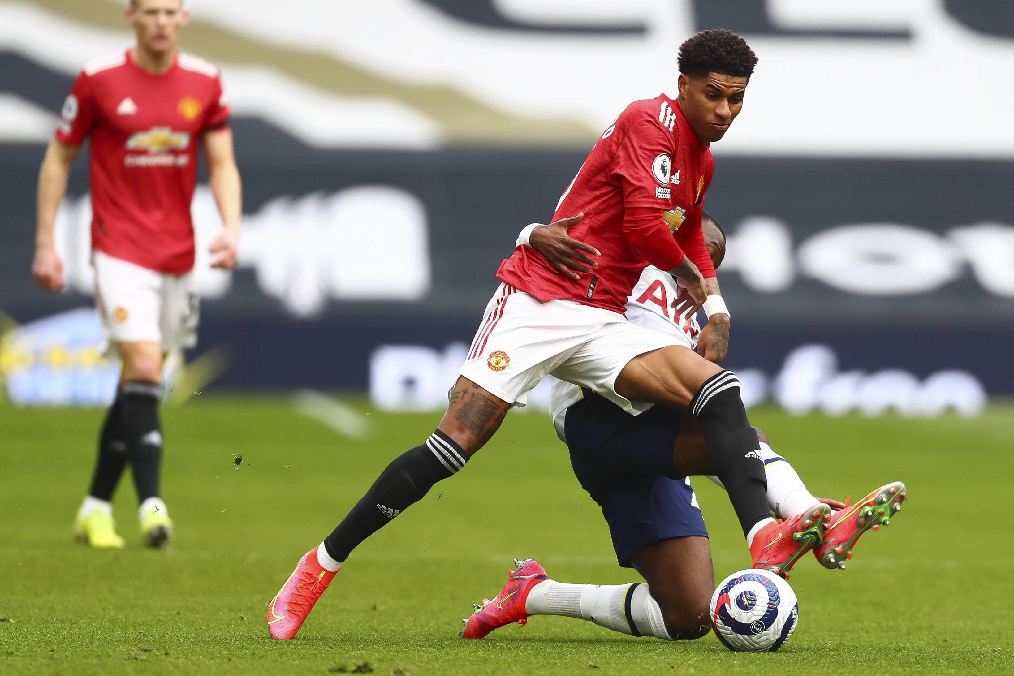 曼足球俱乐 曼足球俱乐